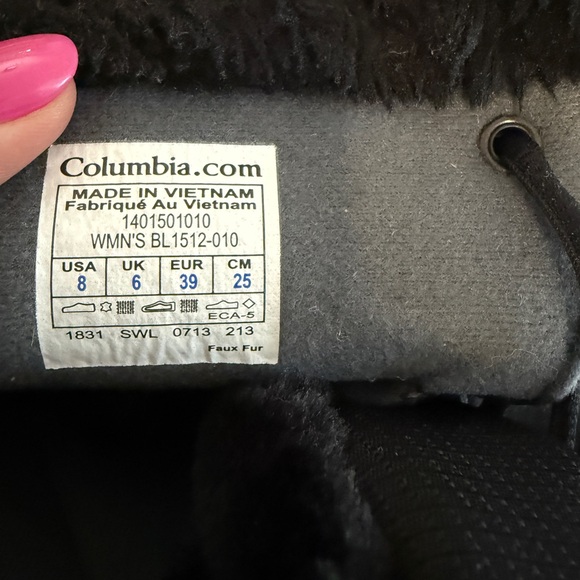Columbia Women's Black Fur-Lined Winter Boots - Picture 3 of 4